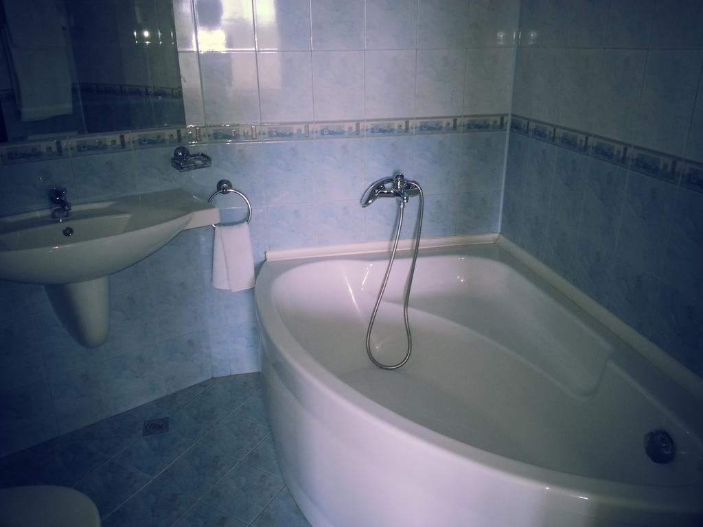 Boliari Hotel Wielkie Tyrnowo Pokój zdjęcie